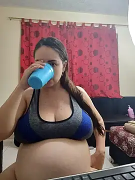 Snapshot of rosahills chatting on 02.03.25 rosahills online show from 02.03.25