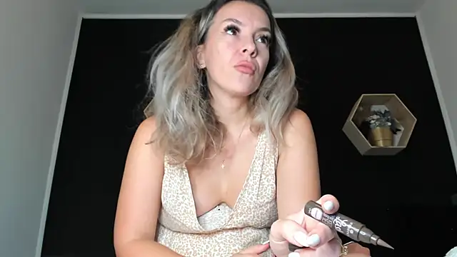 Snapshot of Alesys69 chatting on 09.13.25 Alesys69 online show from 09.13.25