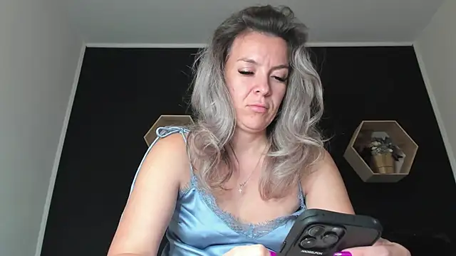 Snapshot of Alesys69 chatting on 09.26.25 Alesys69 online show from 09.26.25