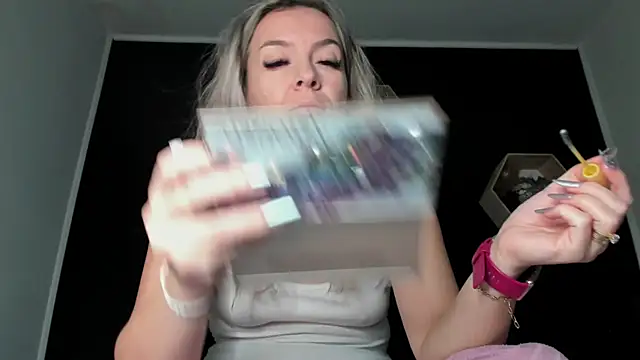 Snapshot of Alesys69 chatting on 12.04.25 Alesys69 online show from 12.04.25