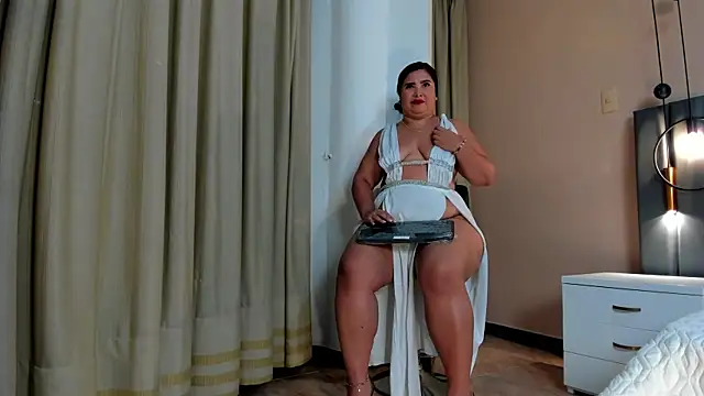 AGATHAA WHITE online show from 03.10.25