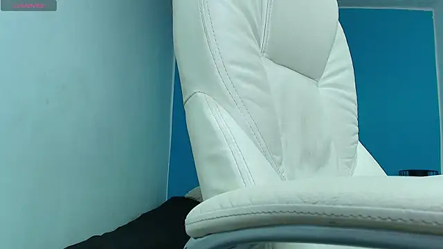 Dephne   online show from 12.12.24