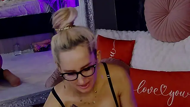 IsabelleEthan online show from 10.07.25