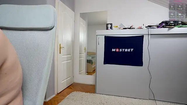 foxeslovefoxes online show from 12.07.24