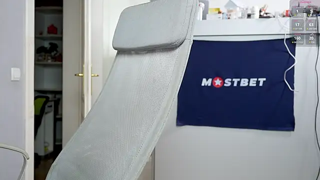 foxeslovefoxes online show from 12.08.24