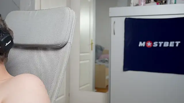 foxeslovefoxes online show from 01.08.25