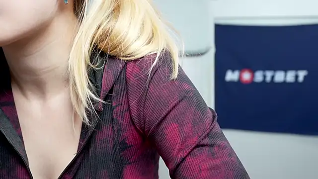 foxeslovefoxes online show from 01.12.25