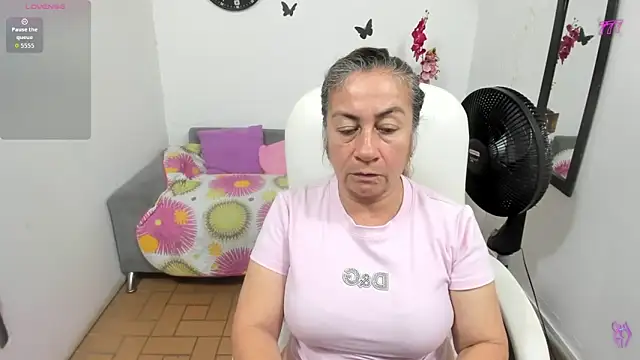 Snapshot of stepmother_105 chatting on 06.16.26 stepmother 105 online show from 06.16.26