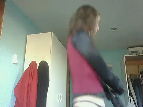 Snapshot of SexyRach75 chatting on 10.06.25 SexyRach75 online show from 10.06.25