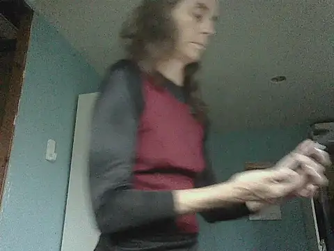 Snapshot of SexyRach75 chatting on 10.27.25 SexyRach75 online show from 10.27.25