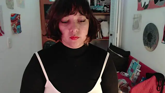 Snapshot of soynanabela28 chatting on 10.24.25 soynanabela28 online show from 10.24.25