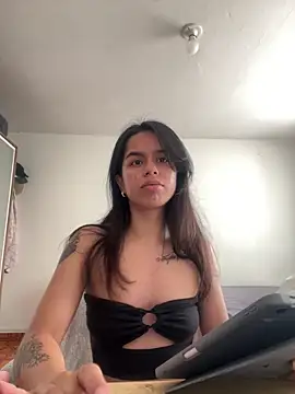 Snapshot of xlovelygirlx chatting on 02.22.25 xlovelygirlx online show from 02.22.25