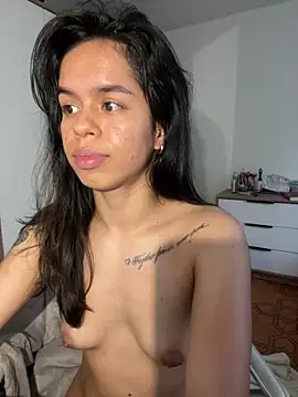 Snapshot of xlovelygirlx chatting on 02.22.25 xlovelygirlx online show from 02.22.25