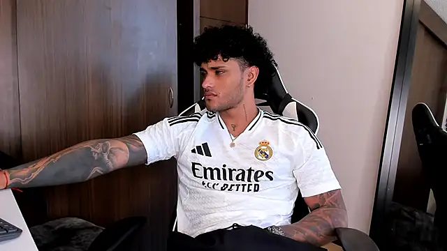 Alessandro Vanni online show from 01.12.25