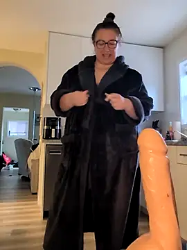 Canadian BBW online show from 03.15.25