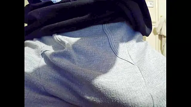 hairyuncut00 online show from 12.04.25