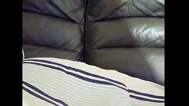 Snapshot of hairyuncut00 chatting on 02.16.26 hairyuncut00 online show from 02.16.26