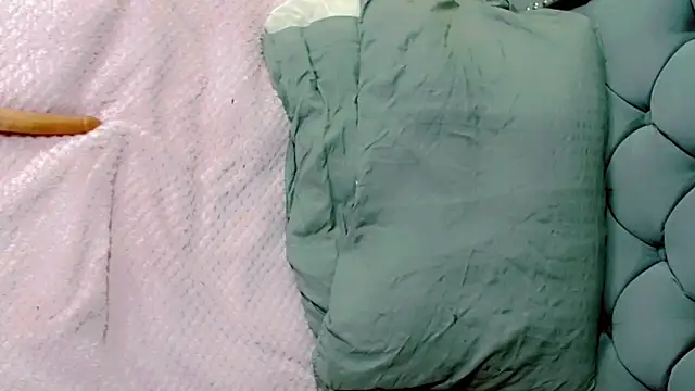 Imannejulienne online show from 03.01.26