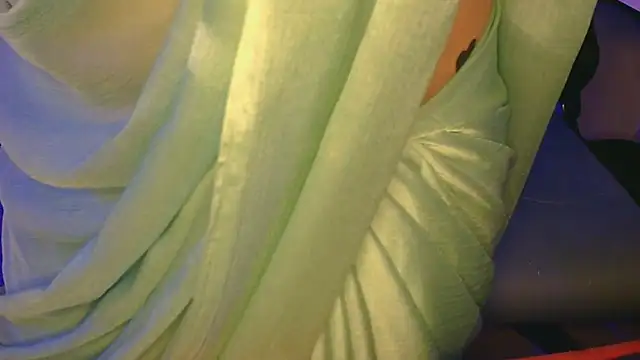 Snapshot of aliyadsouza chatting on 05.20.26 aliyadsouza online show from 05.20.26