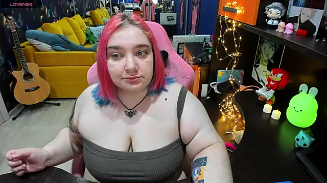 Softie Sofy online show from 01.28.25