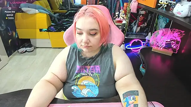 Softie Sofy online show from 12.17.25