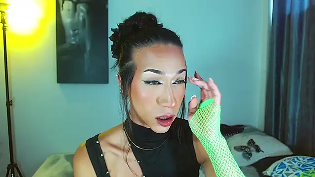 Kenisha Sweet online show from 11.23.25