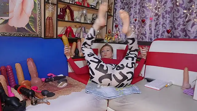 callme Anna online show from 11.16.25