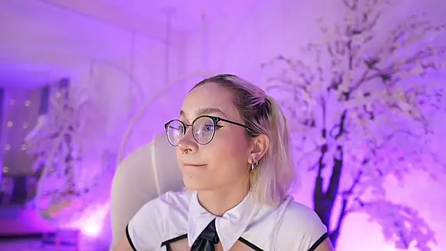 Snapshot of DalahiaRush chatting on 02.26.25 DalahiaRush online show from 02.26.25