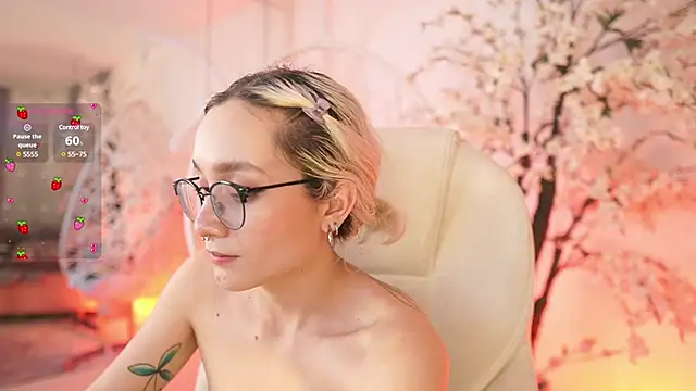 Snapshot of DalahiaRush chatting on 03.01.25 DalahiaRush online show from 03.01.25