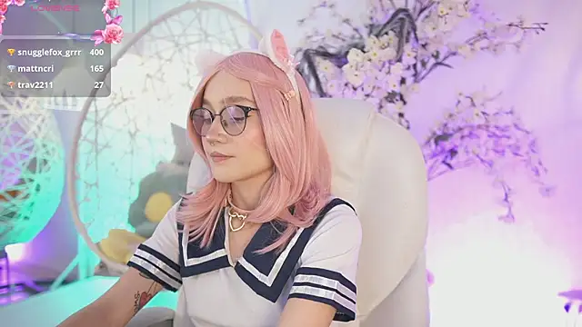 Snapshot of DalahiaRush chatting on 09.30.25 DalahiaRush online show from 09.30.25