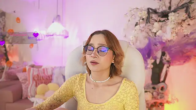 Snapshot of DalahiaRush chatting on 10.25.25 DalahiaRush online show from 10.25.25