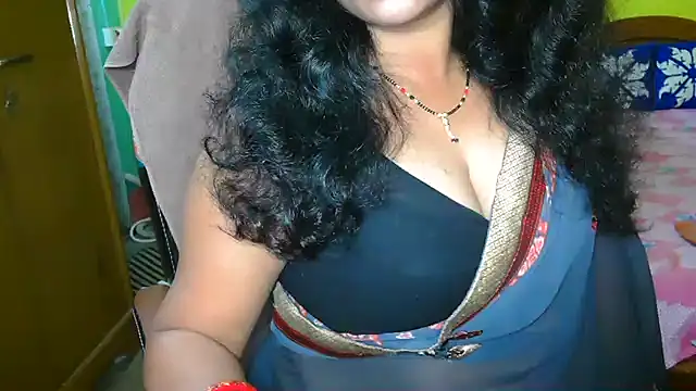 Snapshot of Anushka_21 chatting on 12.21.24 Anushka 21 online show from 12.21.24