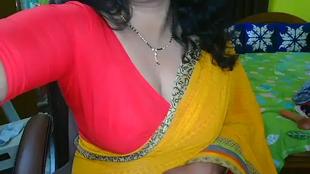 Snapshot of Anushka_21 chatting on 03.10.25 Anushka 21 online show from 03.10.25