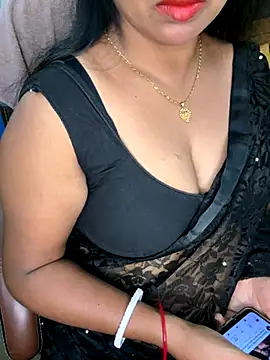 Snapshot of Anushka_21 chatting on 11.18.25 Anushka 21 online show from 11.18.25