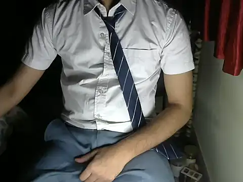 aloneboy1996 online show from 10.18.25