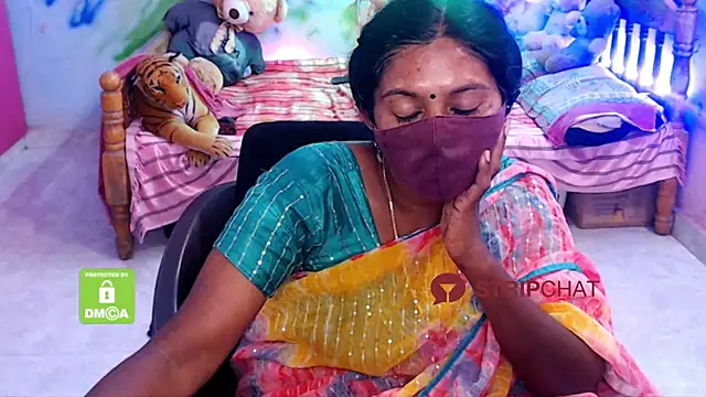 Snapshot of Novapol chatting on 01.06.25 Novapol online show from 01.06.25