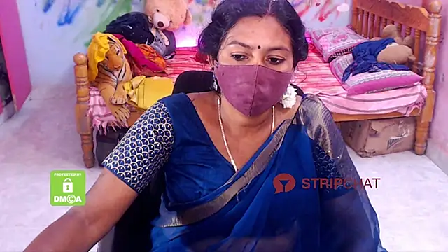 Snapshot of Novapol chatting on 02.02.25 Novapol online show from 02.02.25