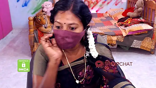 Snapshot of Novapol chatting on 03.15.25 Novapol online show from 03.15.25