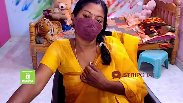 Snapshot of Novapol chatting on 03.21.25 Novapol online show from 03.21.25