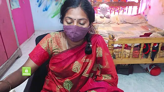 Snapshot of Novapol chatting on 11.26.25 Novapol online show from 11.26.25