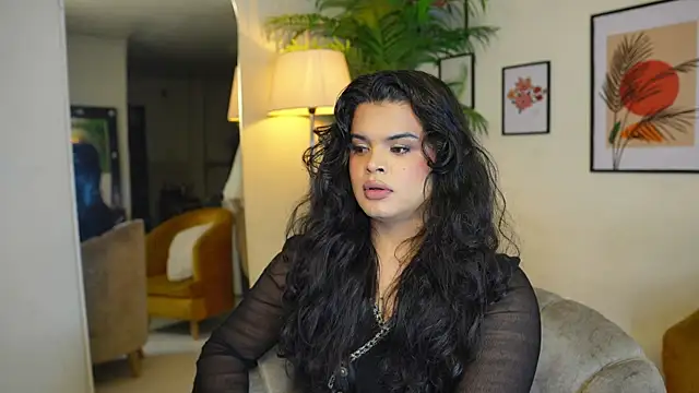 Snapshot of artechloe chatting on 02.20.25 artechloe online show from 02.20.25