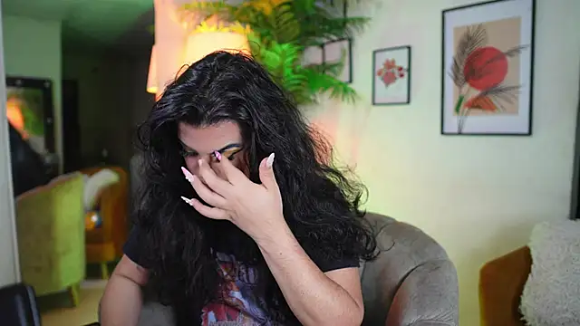 Snapshot of artechloe chatting on 02.27.25 artechloe online show from 02.27.25