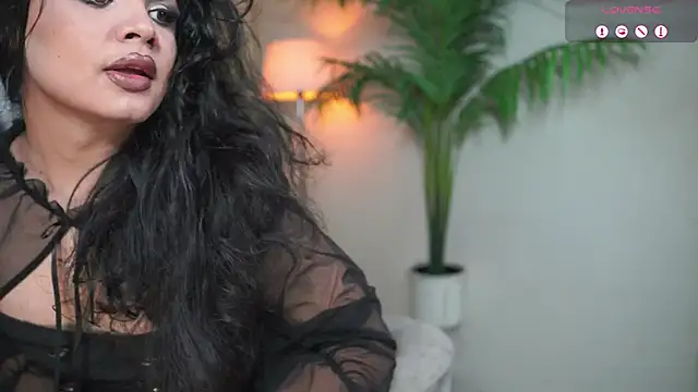 Snapshot of artechloe chatting on 09.19.25 artechloe online show from 09.19.25