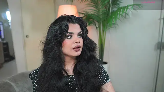 Snapshot of artechloe chatting on 09.27.25 artechloe online show from 09.27.25