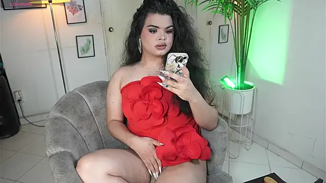 Snapshot of artechloe chatting on 10.22.25 artechloe online show from 10.22.25