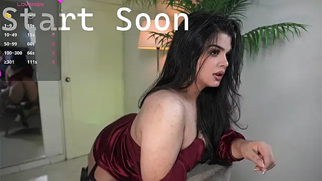 Snapshot of artechloe chatting on 11.16.25 artechloe online show from 11.16.25