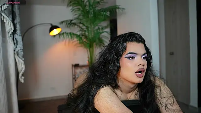 Snapshot of artechloe chatting on 08.04.26 artechloe online show from 08.04.26