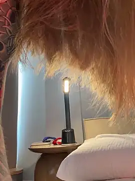 Snapshot of curchez_ chatting on 09.09.25 curchez online show from 09.09.25