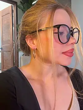 curchez  online show from 03.31.26