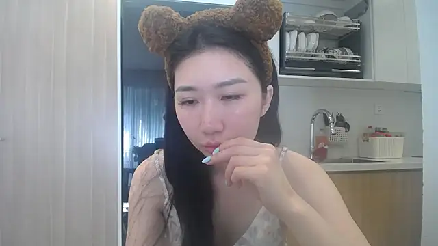 Snapshot of Asiagirll chatting on 05.01.26 Asiagirll online show from 05.01.26
